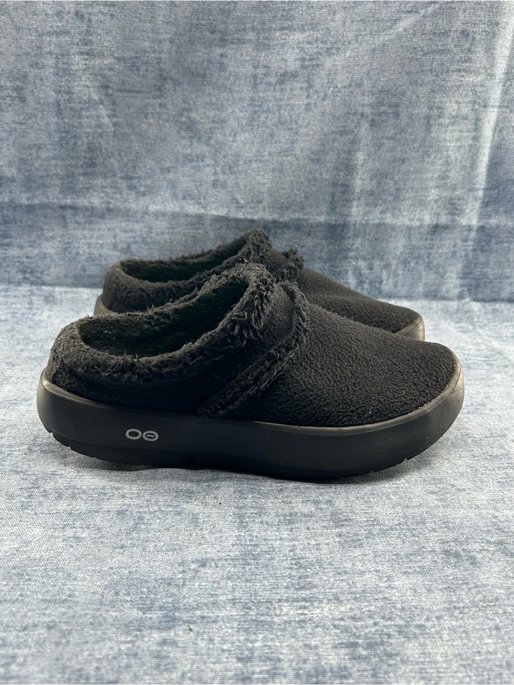 OOFOS oocoozie mules fleece fuzzy slip on black comfort orthopedic women’s Sz 8